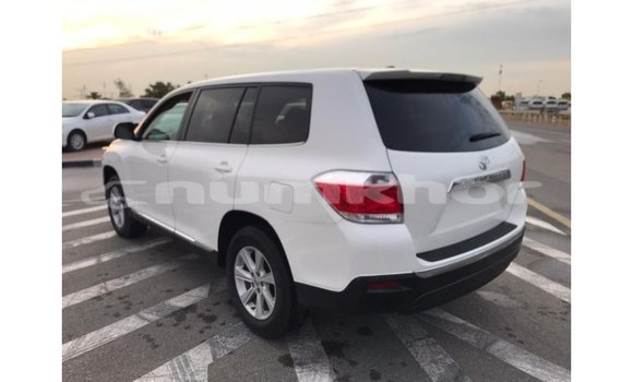Buy Import Toyota Highlander White Car in Import - Dubai in Bumthang Buy Import Toyota Highlander White Car in Import - Dubai in Bumthang