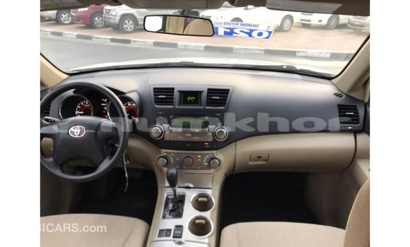 Buy Import Toyota Highlander White Car in Import - Dubai in Bumthang Buy Import Toyota Highlander White Car in Import - Dubai in Bumthang