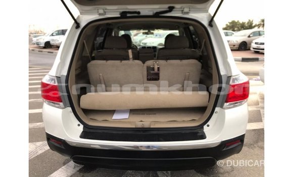 Buy Import Toyota Highlander White Car in Import - Dubai in Bumthang Buy Import Toyota Highlander White Car in Import - Dubai in Bumthang
