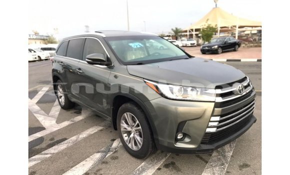 Buy Import Toyota Highlander Other Car in Import - Dubai in Bumthang Buy Import Toyota Highlander Other Car in Import - Dubai in Bumthang