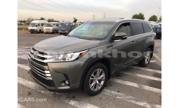 Buy Import Toyota Highlander Other Car in Import - Dubai in Bumthang Buy Import Toyota Highlander Other Car in Import - Dubai in Bumthang