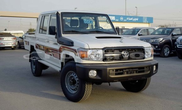 Buy Import Toyota Land Cruiser White Car in Import - Dubai in Bumthang Buy Import Toyota Land Cruiser White Car in Import - Dubai in Bumthang