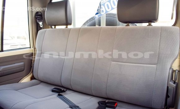 Buy Import Toyota Land Cruiser White Car in Import - Dubai in Bumthang Buy Import Toyota Land Cruiser White Car in Import - Dubai in Bumthang