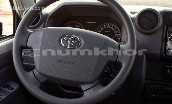 Buy Import Toyota Land Cruiser White Car in Import - Dubai in Bumthang Buy Import Toyota Land Cruiser White Car in Import - Dubai in Bumthang