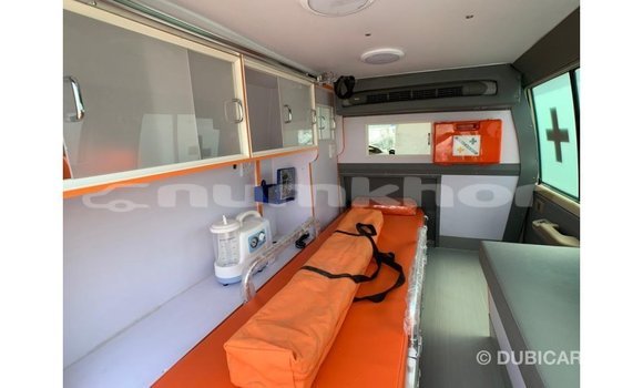 Buy Import Toyota Land Cruiser Beige Car in Import - Dubai in Bumthang Buy Import Toyota Land Cruiser Beige Car in Import - Dubai in Bumthang