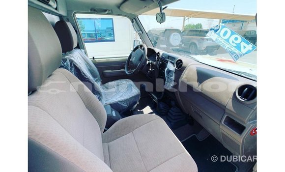 Buy Import Toyota Land Cruiser Beige Car in Import - Dubai in Bumthang Buy Import Toyota Land Cruiser Beige Car in Import - Dubai in Bumthang