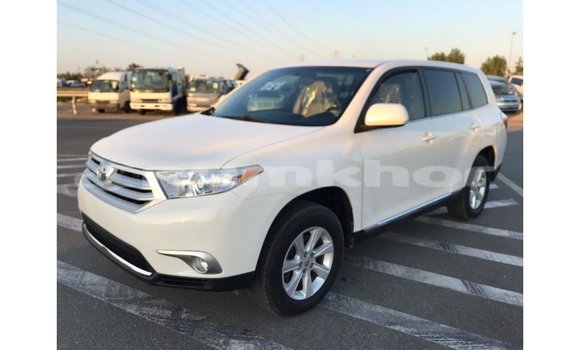Buy Import Toyota Highlander White Car in Import - Dubai in Bumthang Buy Import Toyota Highlander White Car in Import - Dubai in Bumthang