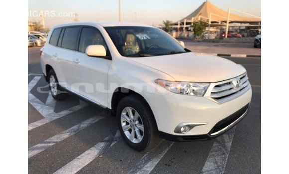 Buy Import Toyota Highlander White Car in Import - Dubai in Bumthang Buy Import Toyota Highlander White Car in Import - Dubai in Bumthang
