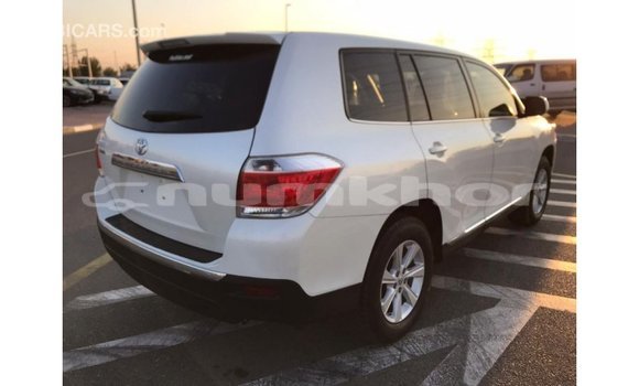 Buy Import Toyota Highlander White Car in Import - Dubai in Bumthang Buy Import Toyota Highlander White Car in Import - Dubai in Bumthang