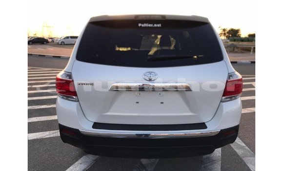 Buy Import Toyota Highlander White Car in Import - Dubai in Bumthang Buy Import Toyota Highlander White Car in Import - Dubai in Bumthang