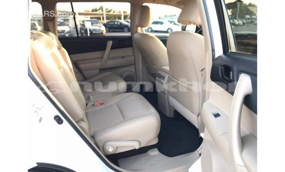 Buy Import Toyota Highlander White Car in Import - Dubai in Bumthang Buy Import Toyota Highlander White Car in Import - Dubai in Bumthang