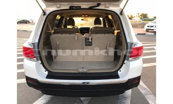 Buy Import Toyota Highlander White Car in Import - Dubai in Bumthang Buy Import Toyota Highlander White Car in Import - Dubai in Bumthang