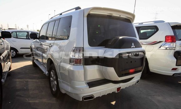 Buy Import Mitsubishi Pajero White Car in Import - Dubai in Bumthang Buy Import Mitsubishi Pajero White Car in Import - Dubai in Bumthang