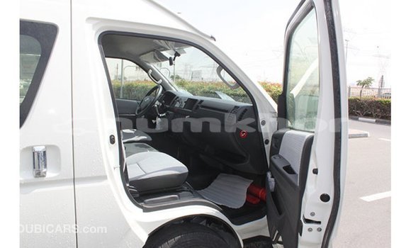 Buy Import Toyota Hiace White Car in Import - Dubai in Bumthang Buy Import Toyota Hiace White Car in Import - Dubai in Bumthang