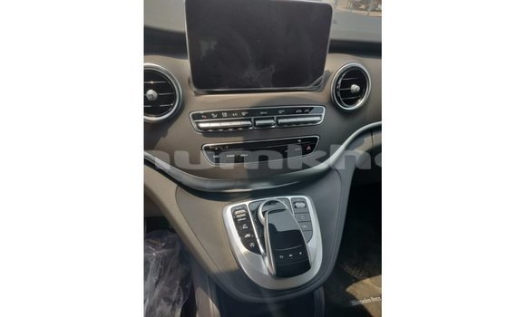 Buy Import Mercedes-Benz 250 Black Car in Import - Dubai in Bumthang Buy Import Mercedes-Benz 250 Black Car in Import - Dubai in Bumthang