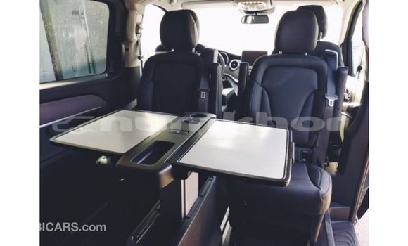 Buy Import Mercedes-Benz 250 Black Car in Import - Dubai in Bumthang Buy Import Mercedes-Benz 250 Black Car in Import - Dubai in Bumthang