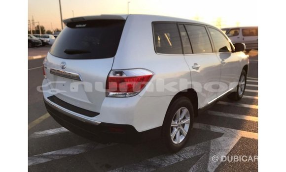 Buy Import Toyota Highlander White Car in Import - Dubai in Bumthang Buy Import Toyota Highlander White Car in Import - Dubai in Bumthang