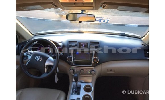 Buy Import Toyota Highlander White Car in Import - Dubai in Bumthang Buy Import Toyota Highlander White Car in Import - Dubai in Bumthang