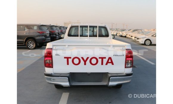 Buy Import Toyota Hilux White Car in Import - Dubai in Bumthang Buy Import Toyota Hilux White Car in Import - Dubai in Bumthang
