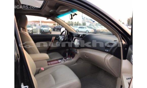 Buy Import Toyota Highlander Black Car in Import - Dubai in Bumthang Buy Import Toyota Highlander Black Car in Import - Dubai in Bumthang