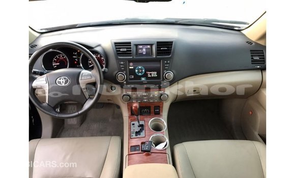 Buy Import Toyota Highlander Black Car in Import - Dubai in Bumthang Buy Import Toyota Highlander Black Car in Import - Dubai in Bumthang