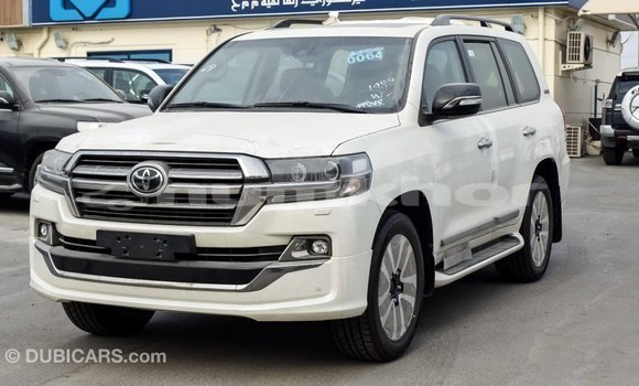 Buy Import Toyota Land Cruiser White Car in Import - Dubai in Bumthang Buy Import Toyota Land Cruiser White Car in Import - Dubai in Bumthang