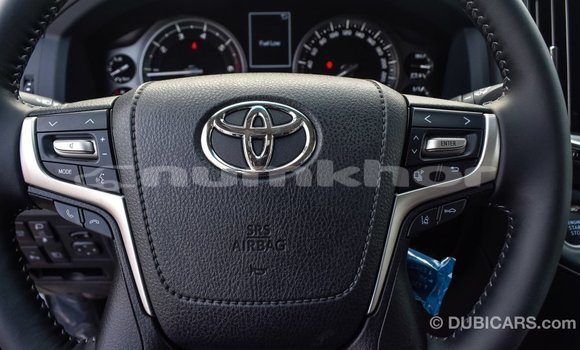 Buy Import Toyota Land Cruiser White Car in Import - Dubai in Bumthang Buy Import Toyota Land Cruiser White Car in Import - Dubai in Bumthang
