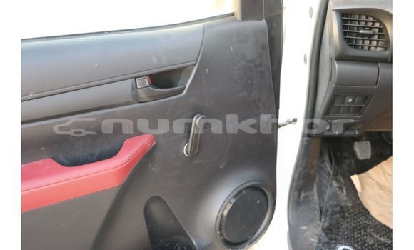 Buy Import Toyota Hilux White Car in Import - Dubai in Bumthang Buy Import Toyota Hilux White Car in Import - Dubai in Bumthang