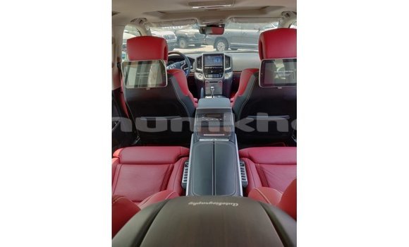 Buy Import Toyota Land Cruiser Black Car in Import - Dubai in Bumthang Buy Import Toyota Land Cruiser Black Car in Import - Dubai in Bumthang