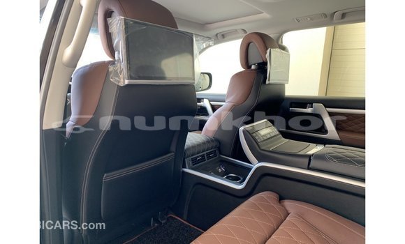 Buy Import Toyota Land Cruiser Black Car in Import - Dubai in Bumthang Buy Import Toyota Land Cruiser Black Car in Import - Dubai in Bumthang
