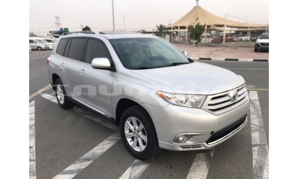 Buy Import Toyota Highlander Other Car in Import - Dubai in Bumthang Buy Import Toyota Highlander Other Car in Import - Dubai in Bumthang