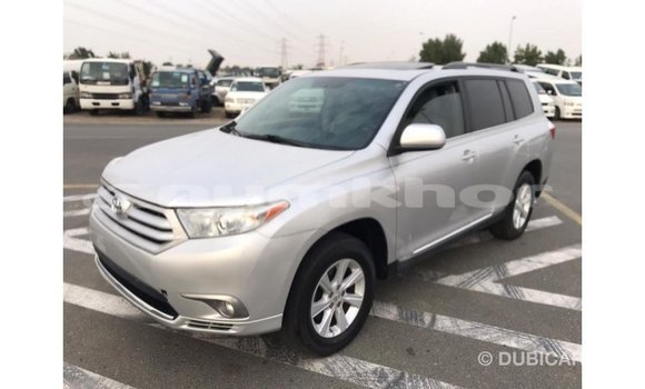 Buy Import Toyota Highlander Other Car in Import - Dubai in Bumthang Buy Import Toyota Highlander Other Car in Import - Dubai in Bumthang