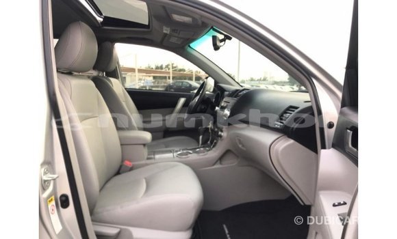 Buy Import Toyota Highlander Other Car in Import - Dubai in Bumthang Buy Import Toyota Highlander Other Car in Import - Dubai in Bumthang