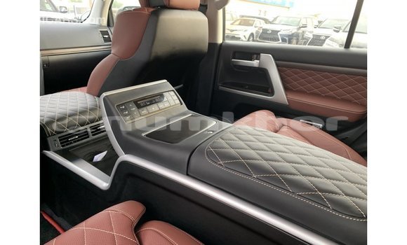 Buy Import Toyota Land Cruiser Black Car in Import - Dubai in Bumthang Buy Import Toyota Land Cruiser Black Car in Import - Dubai in Bumthang