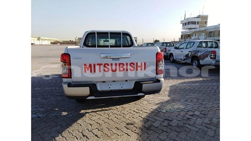 Big with watermark mitsubishi l200 bumthang import dubai 2068
