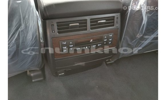 Buy Import Toyota Land Cruiser White Car in Import - Dubai in Bumthang Buy Import Toyota Land Cruiser White Car in Import - Dubai in Bumthang