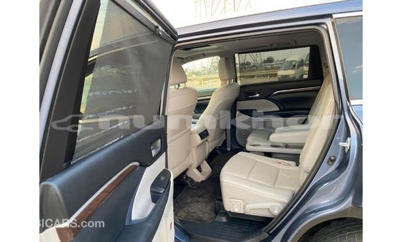 Buy Import Toyota Highlander Blue Car in Import - Dubai in Bumthang Buy Import Toyota Highlander Blue Car in Import - Dubai in Bumthang