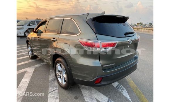 Buy Import Toyota Highlander Green Car in Import - Dubai in Bumthang Buy Import Toyota Highlander Green Car in Import - Dubai in Bumthang