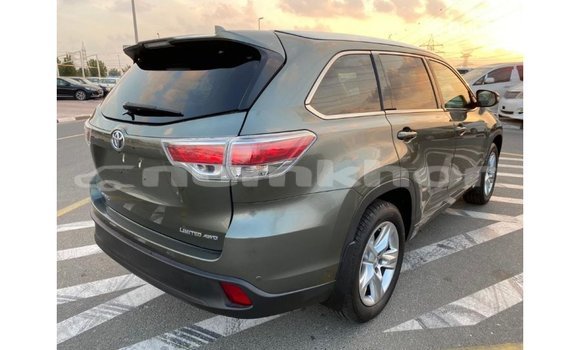 Buy Import Toyota Highlander Green Car in Import - Dubai in Bumthang Buy Import Toyota Highlander Green Car in Import - Dubai in Bumthang
