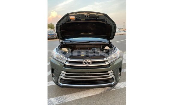 Buy Import Toyota Highlander Green Car in Import - Dubai in Bumthang Buy Import Toyota Highlander Green Car in Import - Dubai in Bumthang