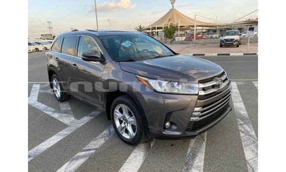 Buy Import Toyota Highlander Other Car in Import - Dubai in Bumthang Buy Import Toyota Highlander Other Car in Import - Dubai in Bumthang
