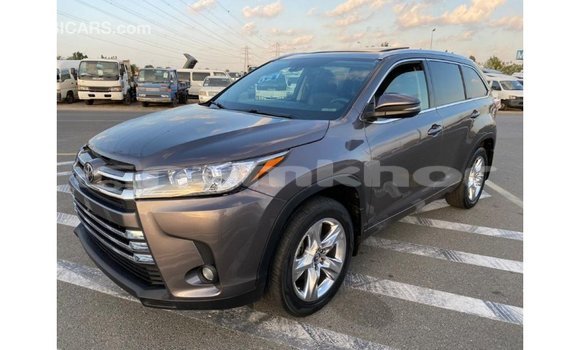 Buy Import Toyota Highlander Other Car in Import - Dubai in Bumthang Buy Import Toyota Highlander Other Car in Import - Dubai in Bumthang