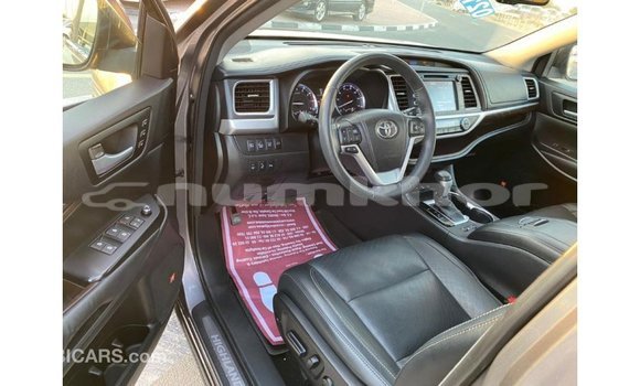 Buy Import Toyota Highlander Other Car in Import - Dubai in Bumthang Buy Import Toyota Highlander Other Car in Import - Dubai in Bumthang