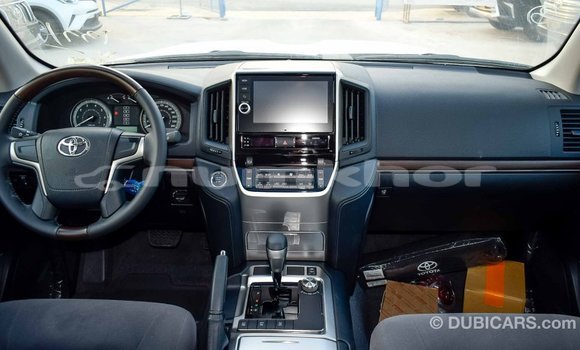 Buy Import Toyota Land Cruiser White Car in Import - Dubai in Bumthang Buy Import Toyota Land Cruiser White Car in Import - Dubai in Bumthang