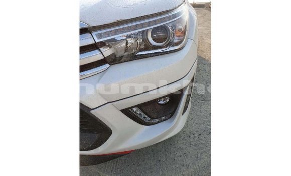 Buy Import Toyota Hilux White Car in Import - Dubai in Bumthang Buy Import Toyota Hilux White Car in Import - Dubai in Bumthang