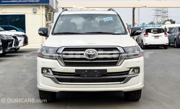 Buy Import Toyota Land Cruiser White Car in Import - Dubai in Bumthang Buy Import Toyota Land Cruiser White Car in Import - Dubai in Bumthang