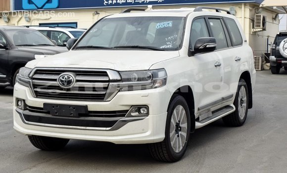 Buy Import Toyota Land Cruiser White Car in Import - Dubai in Bumthang Buy Import Toyota Land Cruiser White Car in Import - Dubai in Bumthang