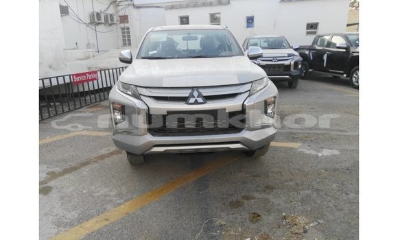 Buy Import Mitsubishi L200 Other Car in Import - Dubai in Bumthang Buy Import Mitsubishi L200 Other Car in Import - Dubai in Bumthang