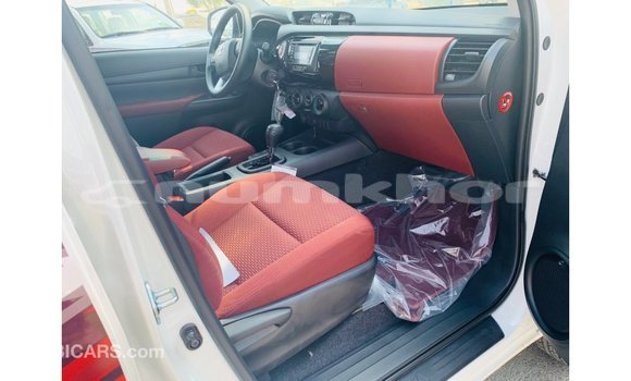 Buy Import Toyota Hilux White Car in Import - Dubai in Bumthang Buy Import Toyota Hilux White Car in Import - Dubai in Bumthang