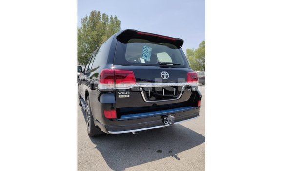 Buy Import Toyota Land Cruiser Red Car in Import - Dubai in Bumthang Buy Import Toyota Land Cruiser Red Car in Import - Dubai in Bumthang